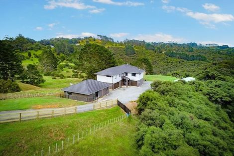 Photo of property in 51 Caton Road, Waitakere, Henderson, 0782