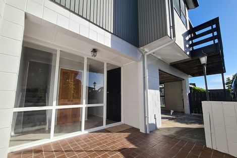 Photo of property in 2/25 Sartors Avenue, Northcross, Auckland, 0630
