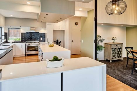 Photo of property in 93 Seaview Road, Paremata, Porirua, 5024