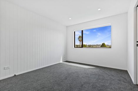 Photo of property in 4/13 Fairdale Place, Birkdale, Auckland, 0626