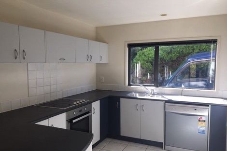 Photo of property in 1/282 East Coast Road, Forrest Hill, Auckland, 0620