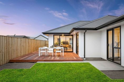 Photo of property in 32 Oakmill Drive, Casebrook, Christchurch, 8051