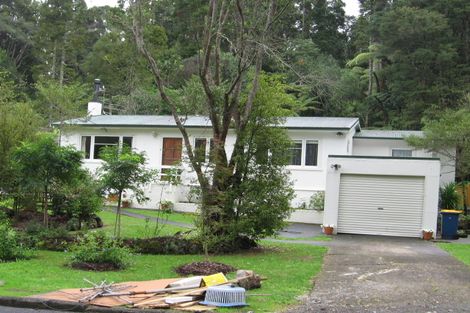 Photo of property in 21 Manuka Road, Titirangi, Auckland, 0604