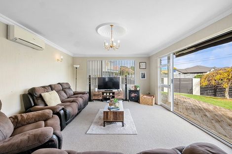 Photo of property in 145 Mangorei Road, Merrilands, New Plymouth, 4312