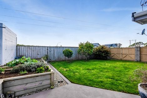 Photo of property in 25 Puketotara Street, Highlands Park, New Plymouth, 4312
