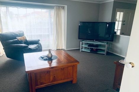 Photo of property in 39 Palmcrest Grove, Highland Park, Auckland, 2010