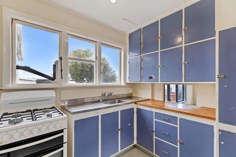 Photo of property in 4 Matipo Street, Castlecliff, Wanganui, 4501