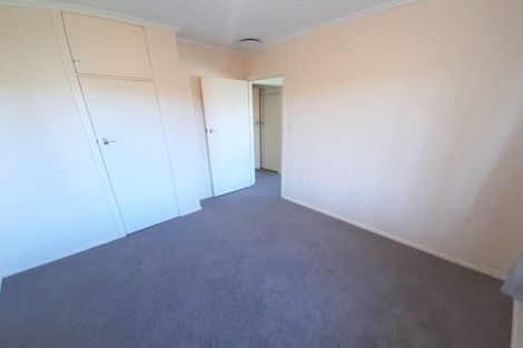 Photo of property in 2/27 Exmouth Road, Northcote, Auckland, 0627