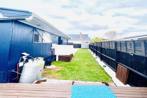 Photo of property in 11c Bamboo Grove, Kelston, Auckland, 0602