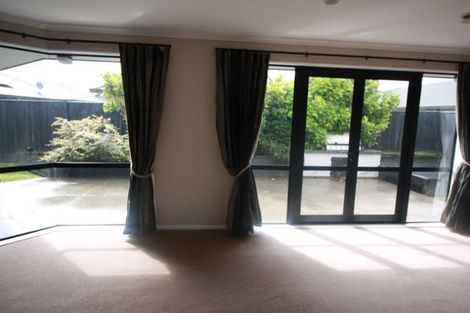 Photo of property in 17 Cleveland Heights, Kelvin Grove, Palmerston North, 4414