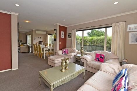 Photo of property in 33 Rush Creek Drive, Westgate, Auckland, 0614