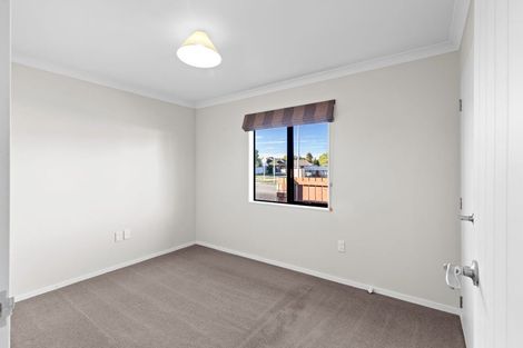 Photo of property in 215 Park Road, Hokowhitu, Palmerston North, 4410