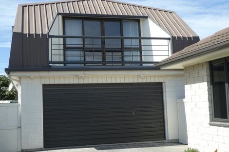 Photo of property in 11 Monteath Place, Redwood, Christchurch, 8051