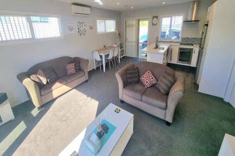 Photo of property in 2 Danden Way, Pukekohe, 2120
