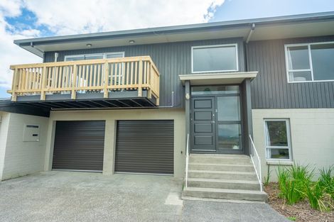 Photo of property in 2/218 East Coast Road, Forrest Hill, Auckland, 0620