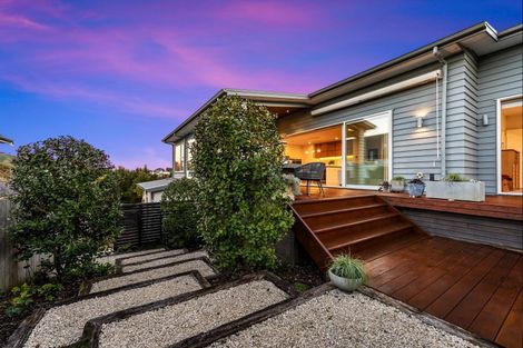 Photo of property in 14 Tauwaka Crescent, Riverhead, 0820