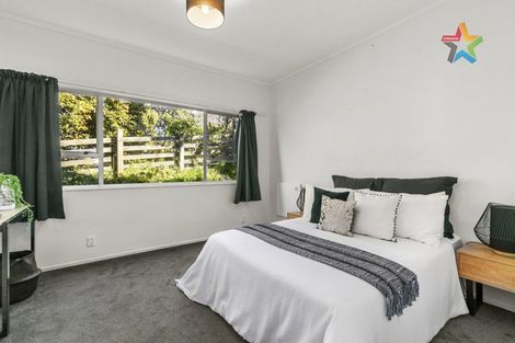 Photo of property in 30 Singers Road, Korokoro, Lower Hutt, 5012