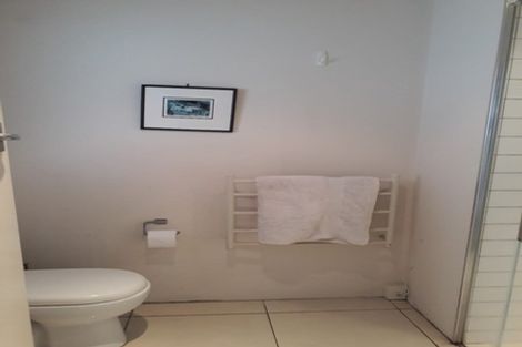 Photo of property in 5b Pendarves Street, New Plymouth, 4310