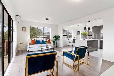 Photo of property in 1/12 Frobisher Way, Clendon Park, Auckland, 2103