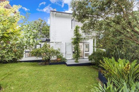 Photo of property in 2/21 Brook Street, Milford, Auckland, 0620