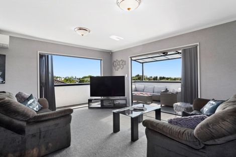 Photo of property in 26 Waipuna Grove, Welcome Bay, Tauranga, 3112