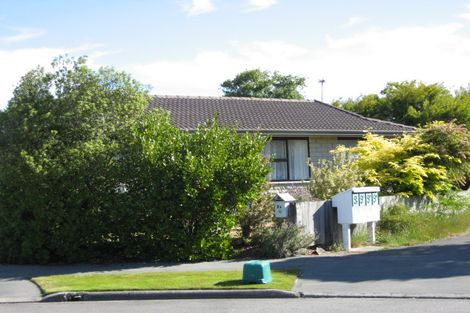 Photo of property in 2/7 Lydbury Place, Parklands, Christchurch, 8083