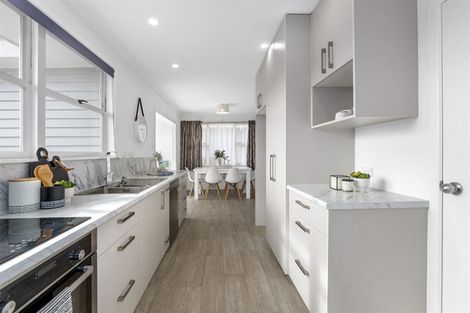 Photo of property in 28 Woodford Avenue, Brookfield, Tauranga, 3110