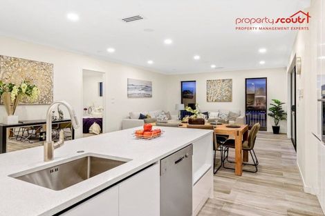 Photo of property in 19 Syd Grant Crescent, Orewa, 0931