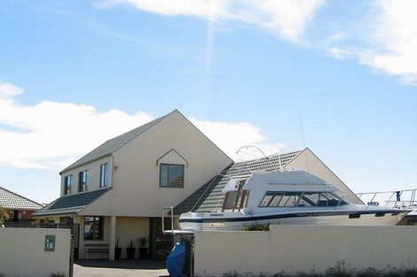 Photo of property in 18 Eastwood Rise, Waimairi Beach, Christchurch, 8083