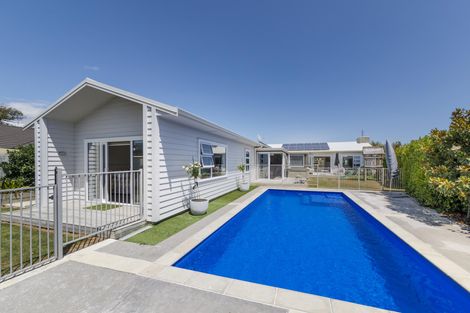 Photo of property in 4 Doncaster Court, Awapuni, Palmerston North, 4412