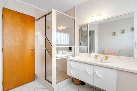 Photo of property in 24 Webb Place, Taradale, Napier, 4112