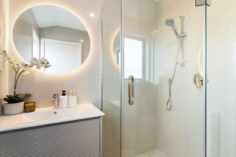 Photo of property in 5a Glendhu Road, Bayview, Auckland, 0629