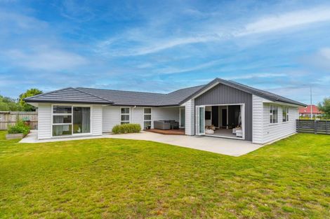 Photo of property in 70 Feist Street, Carterton, 5713