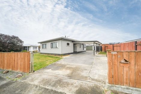 Photo of property in 15 Suzanne Grove, Kelvin Grove, Palmerston North, 4414