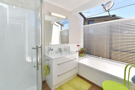 Photo of property in 59 Maygrove Drive, Orewa, 0931