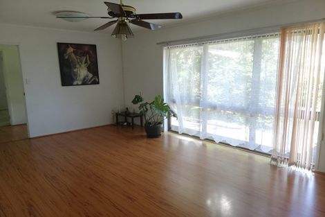 Photo of property in 15 Jillteresa Crescent, Half Moon Bay, Auckland, 2012