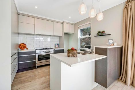 Photo of property in 63a Walton Street, Red Beach, 0932