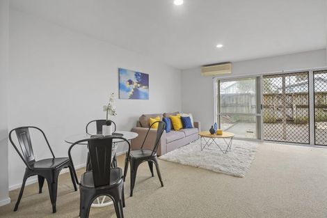 Photo of property in 2/23 Charlenne Close, Ranui, Auckland, 0612
