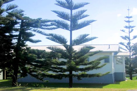 Photo of property in 179 Seaforth Road, Waihi Beach, 3611