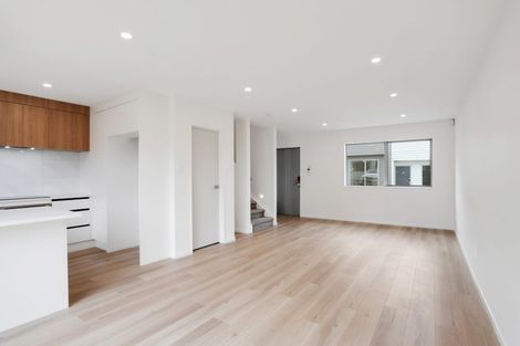 Photo of property in 19b Chislehurst Street, Henderson, Auckland, 0612