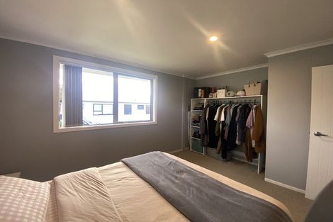 Photo of property in 61 Ruskin Road, Newlands, Wellington, 6037