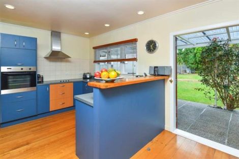 Photo of property in 12 Currey Crescent, Milford, Auckland, 0620