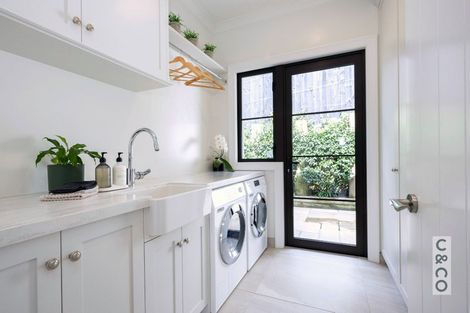 Photo of property in 8 Tauwaka Crescent, Riverhead, 0820