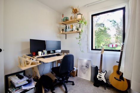 Photo of property in 2a Mcquoid Place, Glenfield, Auckland, 0629