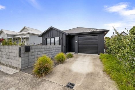 Photo of property in 25a Hereford Street, West End, Palmerston North, 4410