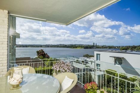 Photo of property in 2b/6 The Promenade, Takapuna, Auckland, 0622