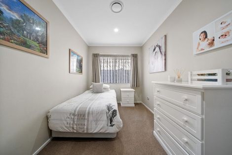 Photo of property in 17 Flora Place, Wattle Downs, Auckland, 2103