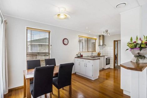 Photo of property in 83 Walworth Avenue, Pakuranga Heights, Auckland, 2010