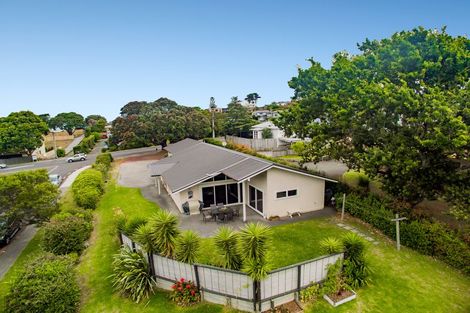 Photo of property in 854 Whangaparaoa Road, Manly, Whangaparaoa, 0930