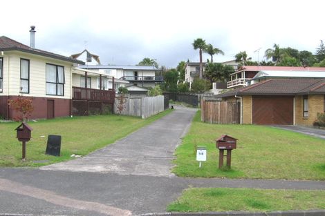 Photo of property in 1/8 Ebony Place, Massey, Auckland, 0614